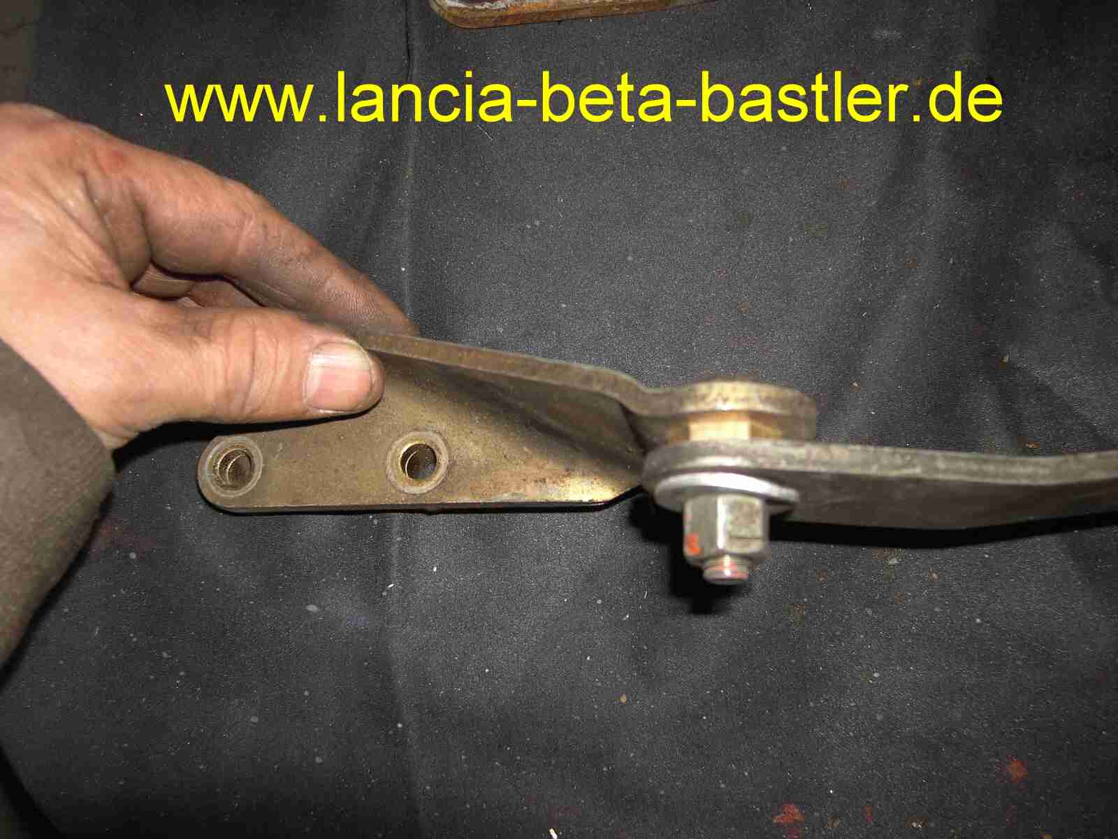 Eingebaute Messingbuchse Lichtmaschinenhalter Lancia Beta