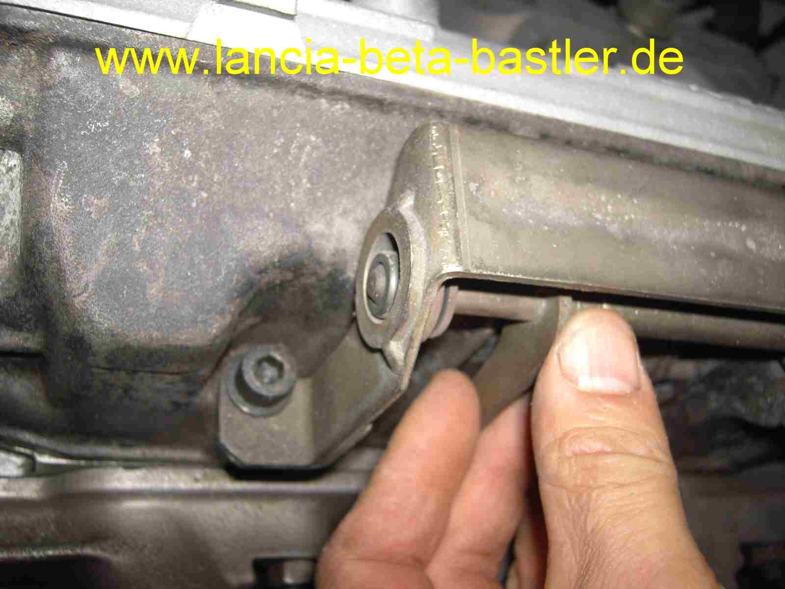 Vergasergestänge Lancia Beta defekt2