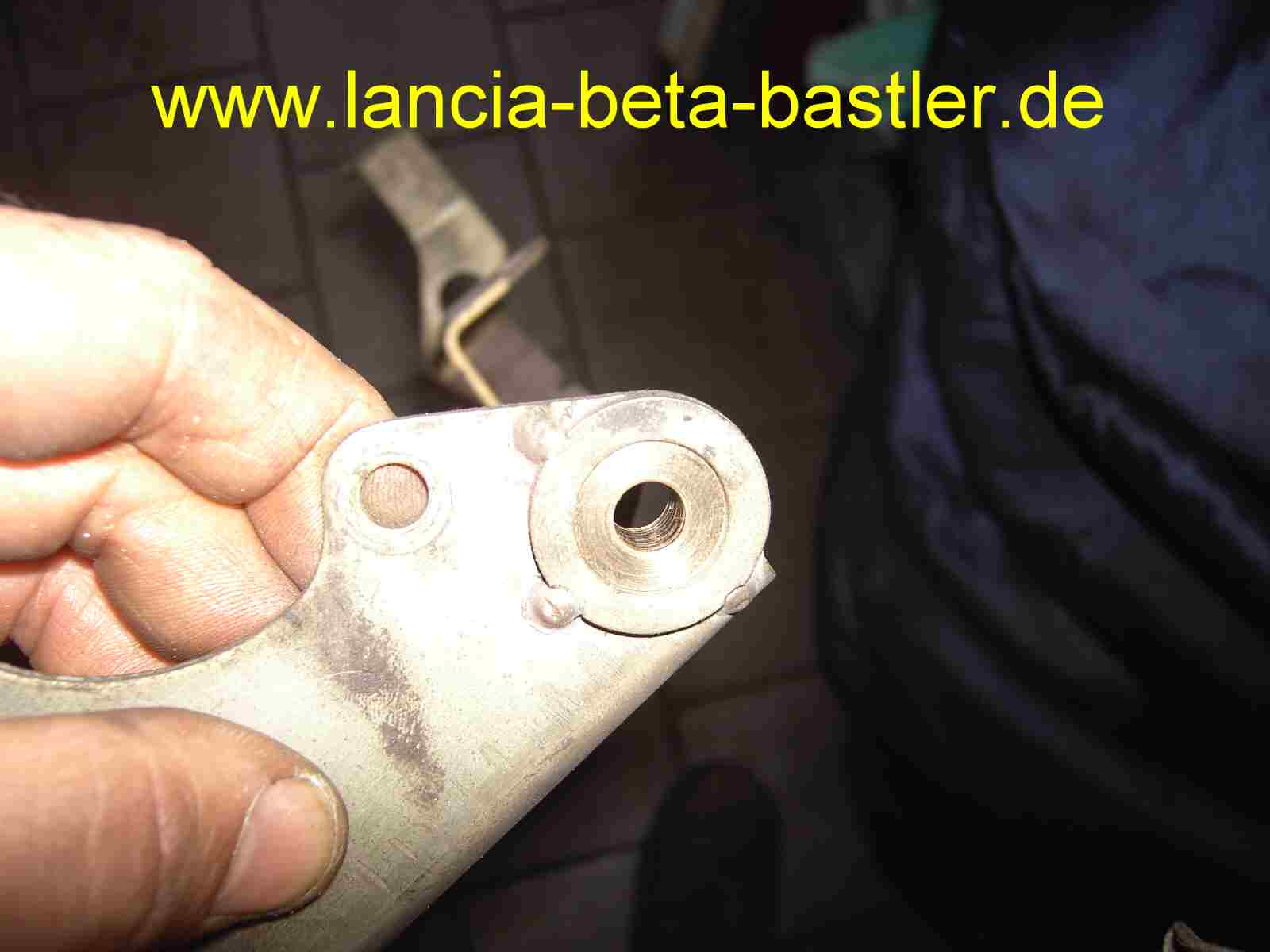 Vergasergestänge Lancia Beta defekt6
