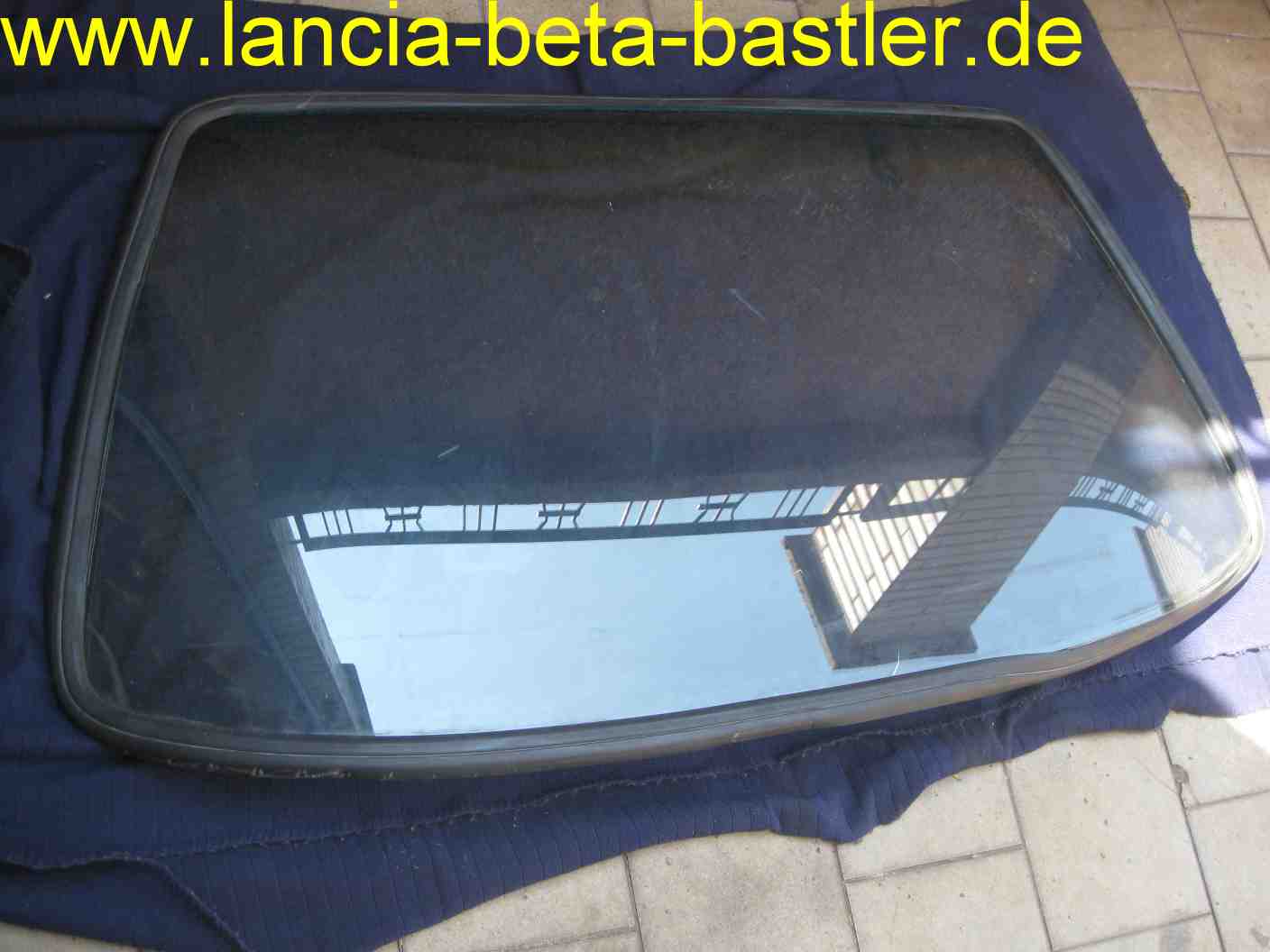 frontscheibe Lancia Beta Coupe HPE mit Gummi -2